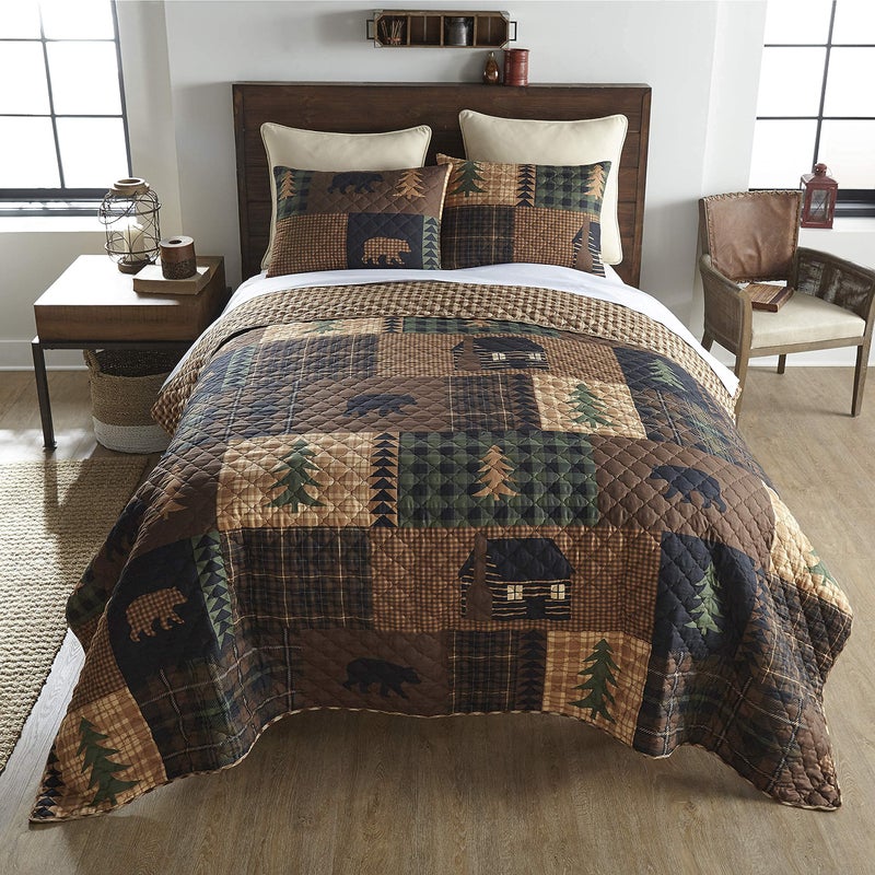 Donna Sharp King Bedding Set - 3 Piece - Brown Bear Cabin Lodge Quilt Set with King Quilt and Two King Pillow Shams - Machine Washable - Image 1